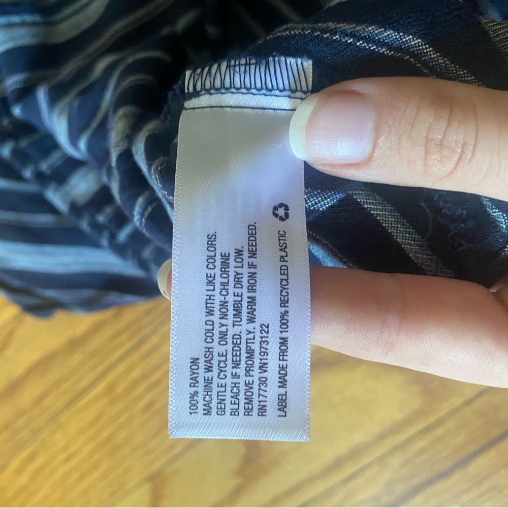 Universal Thread Striped Tie Front Top - Picture 6 of 6